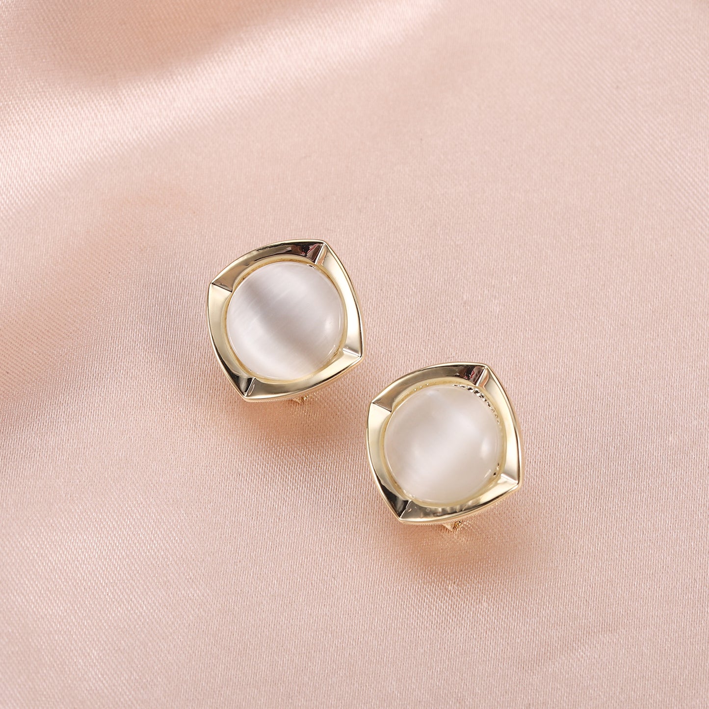 High-End Gold Floral Earrings – 14K Gold Plated Opal & Zircon Retro Luxury Earrings for Women